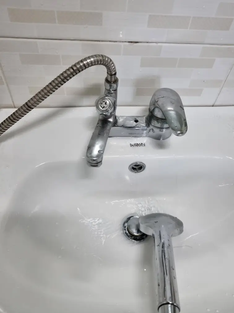 원룸 세면대 샤워겸용 수전 교체, 이렇게 하면 편리합니다